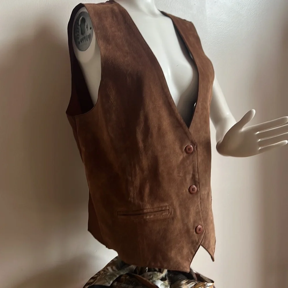 188 west suede leather vest lined with 3 button closure, vintage cowboy